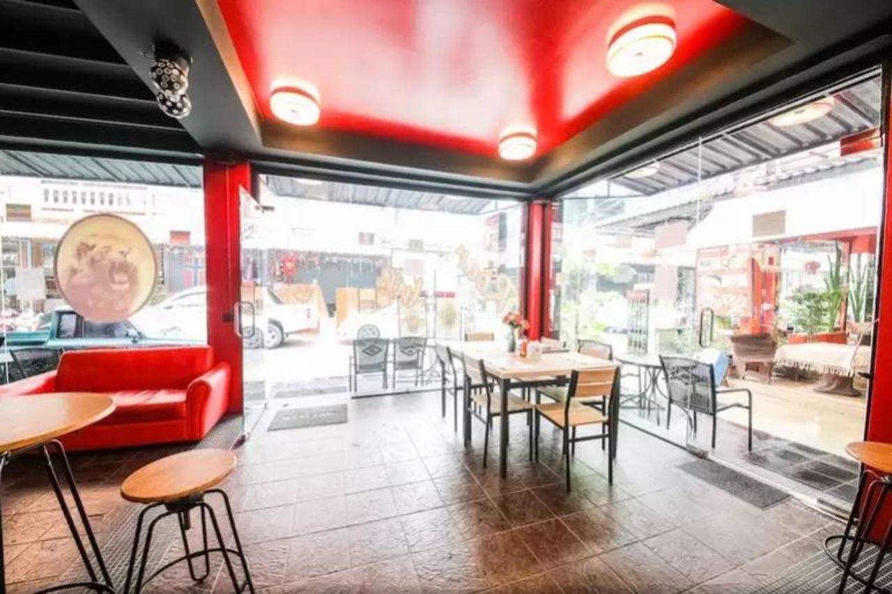 Oyo 244 Roar Inn Patong Екстер'єр фото