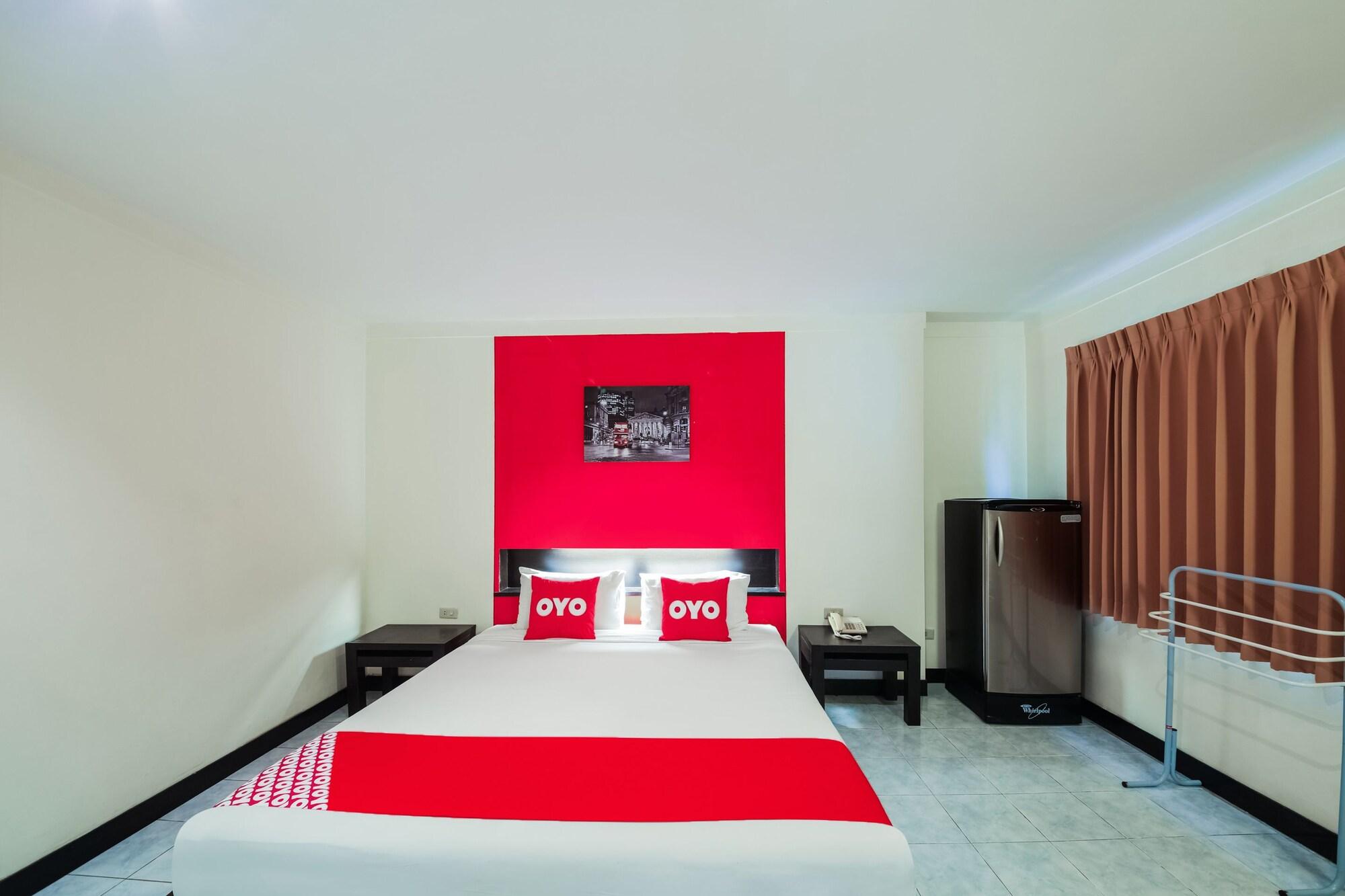 Oyo 244 Roar Inn Patong Екстер'єр фото