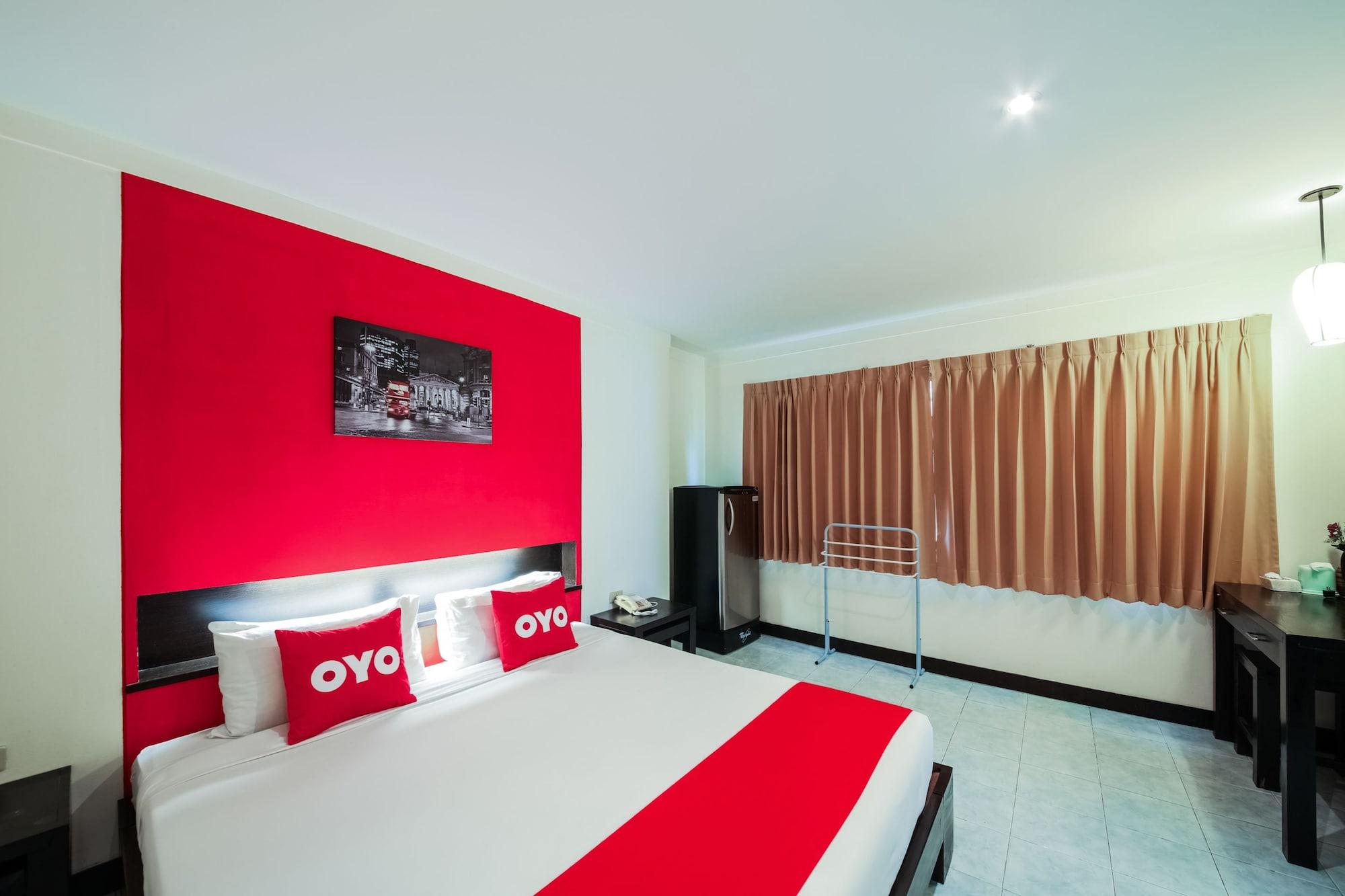 Oyo 244 Roar Inn Patong Екстер'єр фото