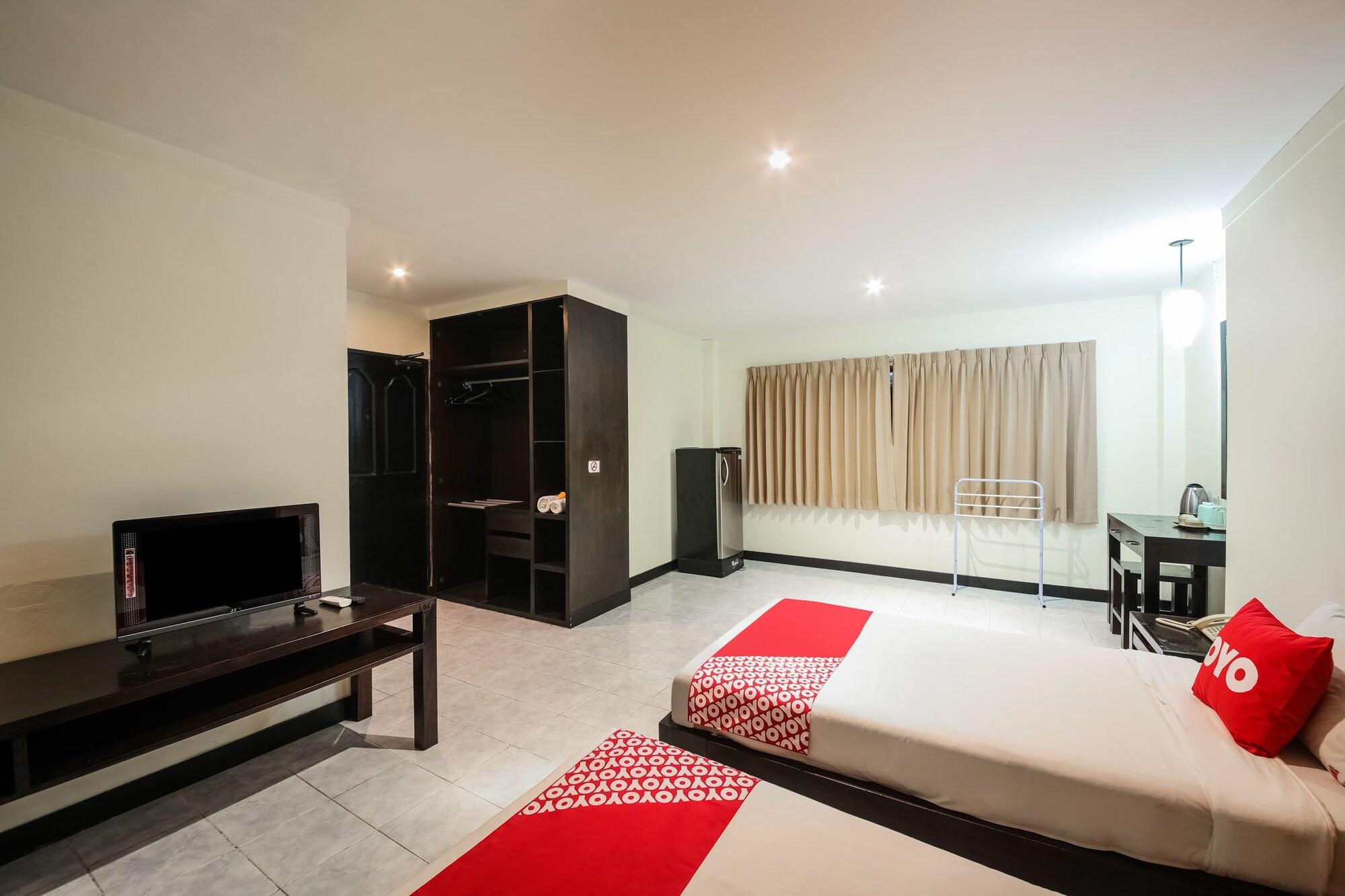 Oyo 244 Roar Inn Patong Екстер'єр фото