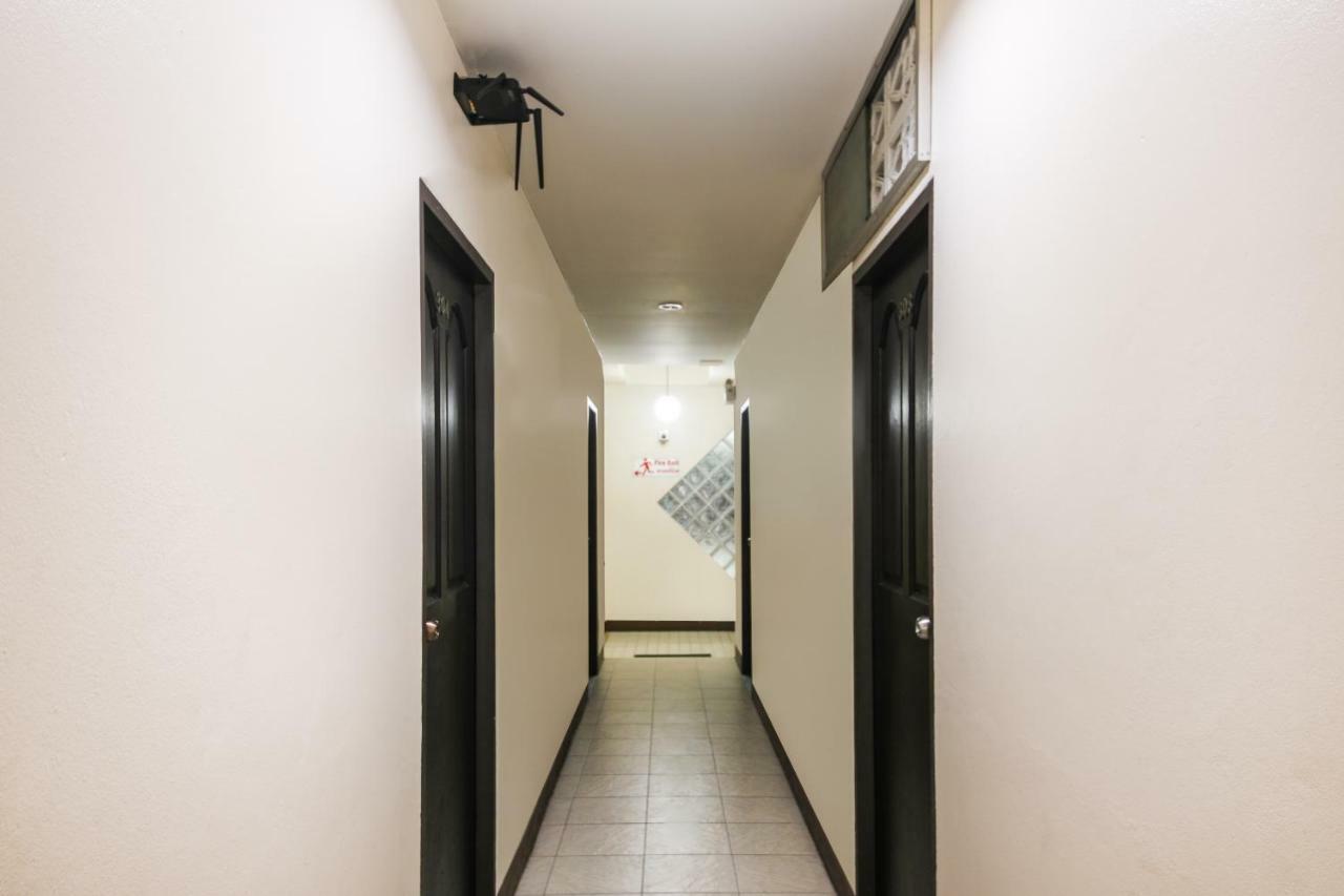 Oyo 244 Roar Inn Patong Екстер'єр фото