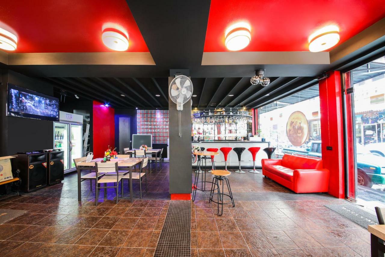 Oyo 244 Roar Inn Patong Екстер'єр фото