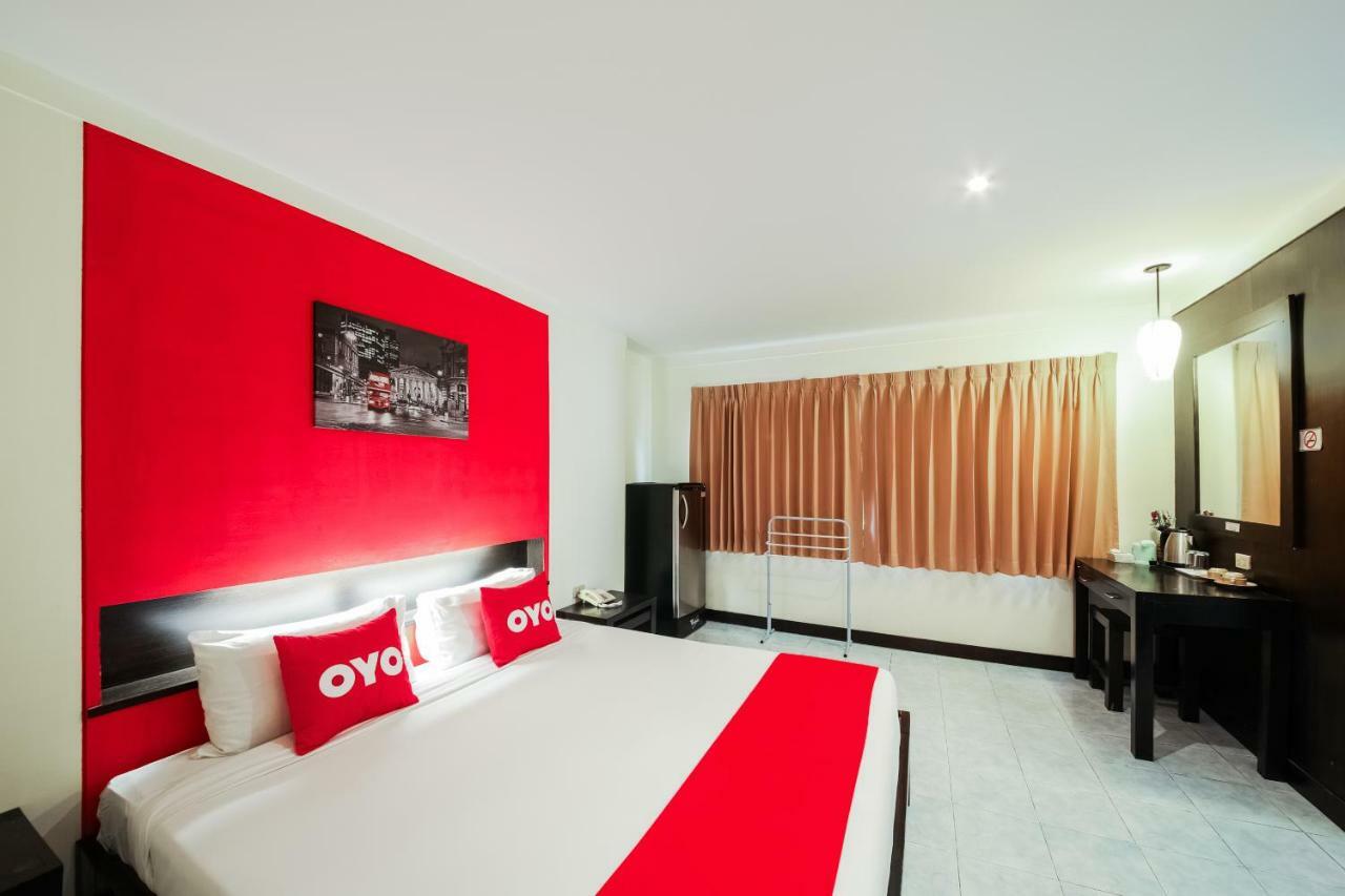 Oyo 244 Roar Inn Patong Екстер'єр фото