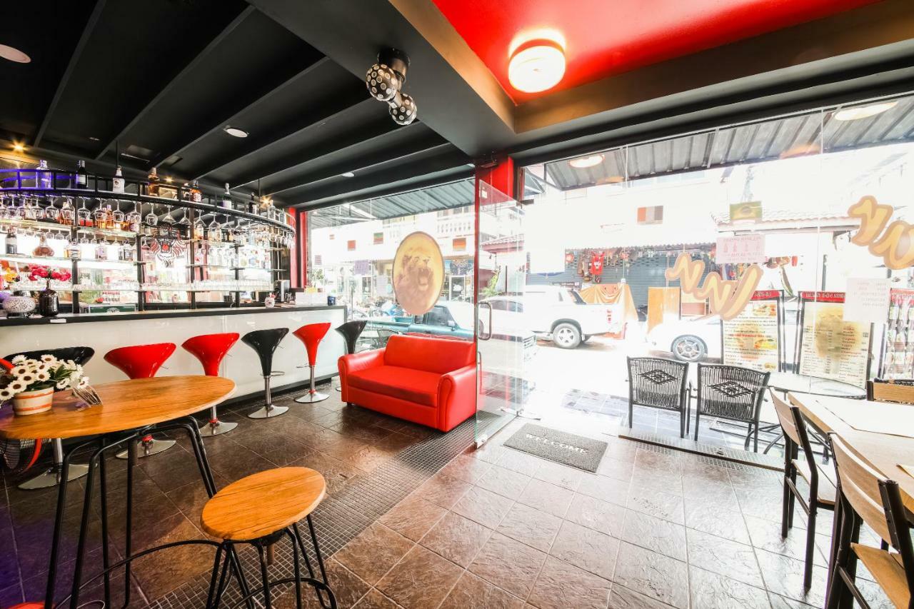 Oyo 244 Roar Inn Patong Екстер'єр фото